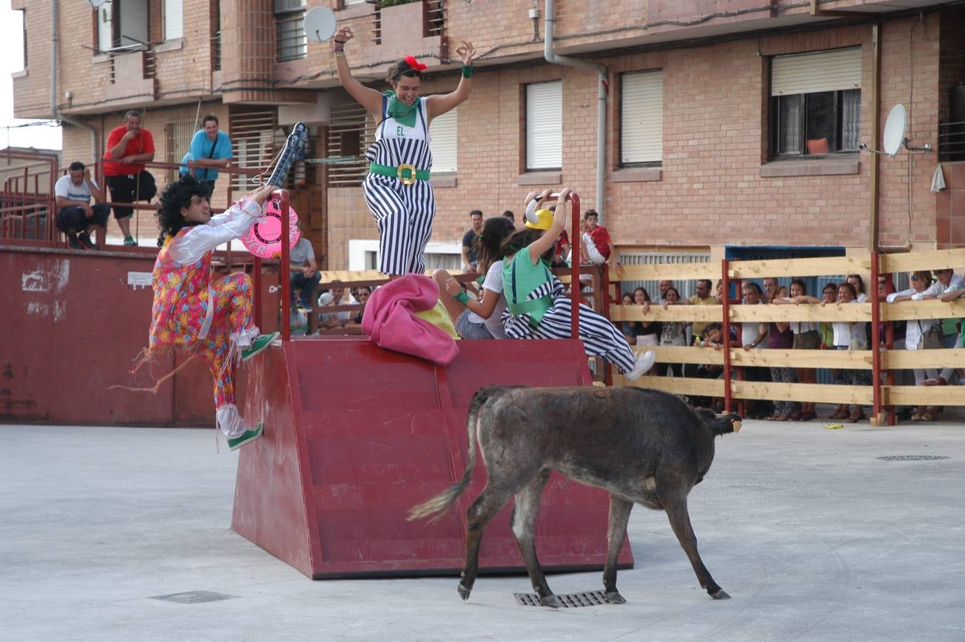 El Día de las Peñas puso fin ayer a las fiestas de Valverde