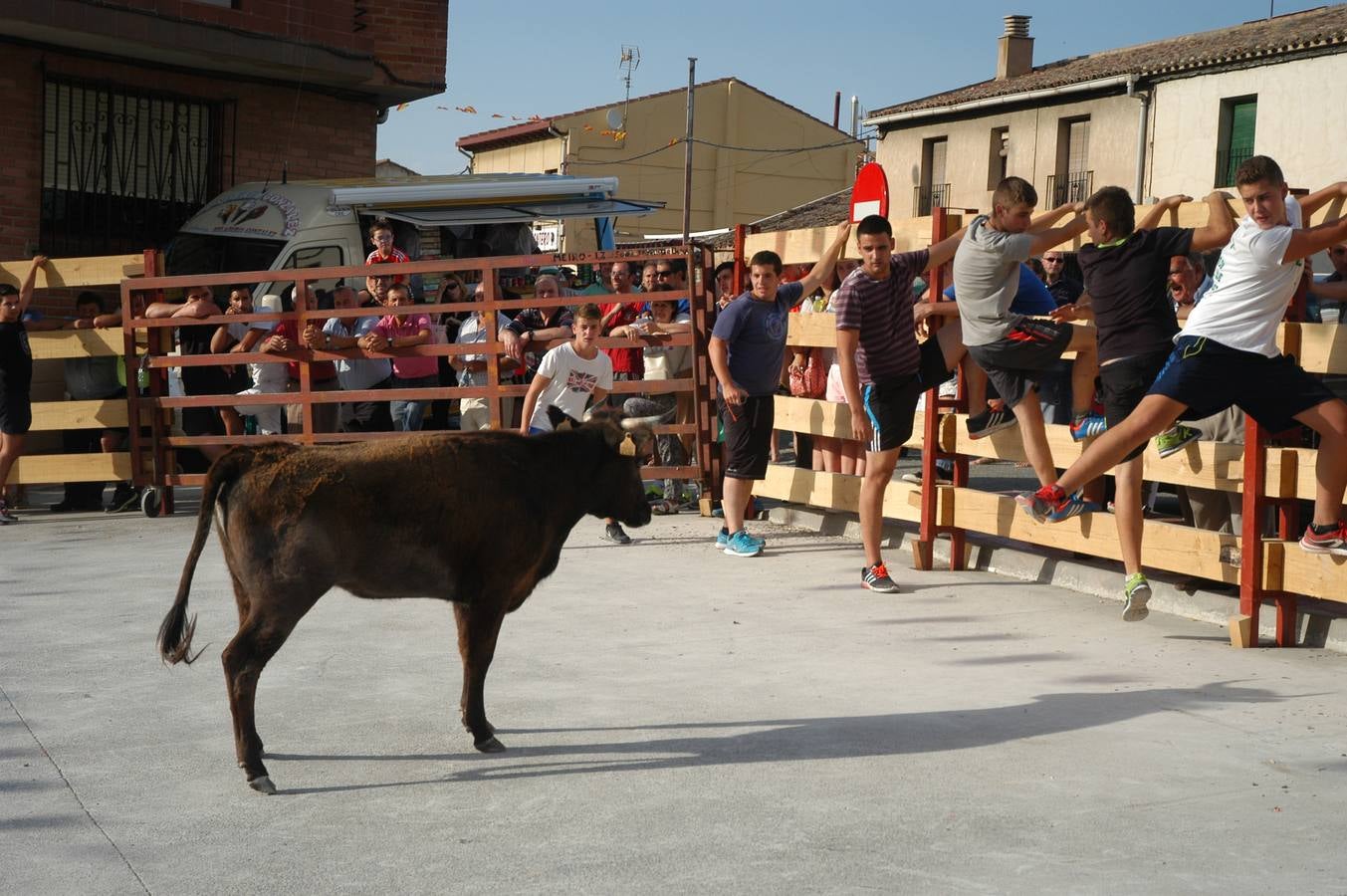 El Día de las Peñas puso fin ayer a las fiestas de Valverde