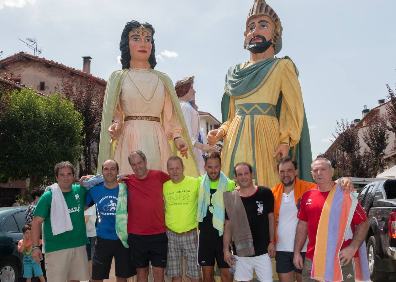 Los cabezudos invaden Ezcaray en sus fiestas