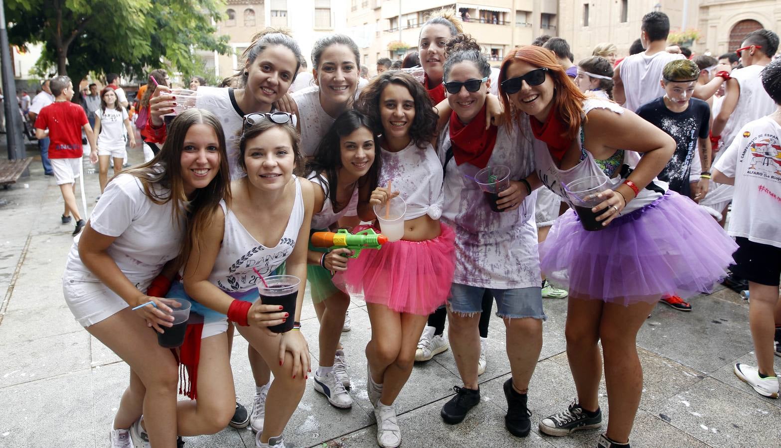 El chupinazo desata la fiesta en Alfaro