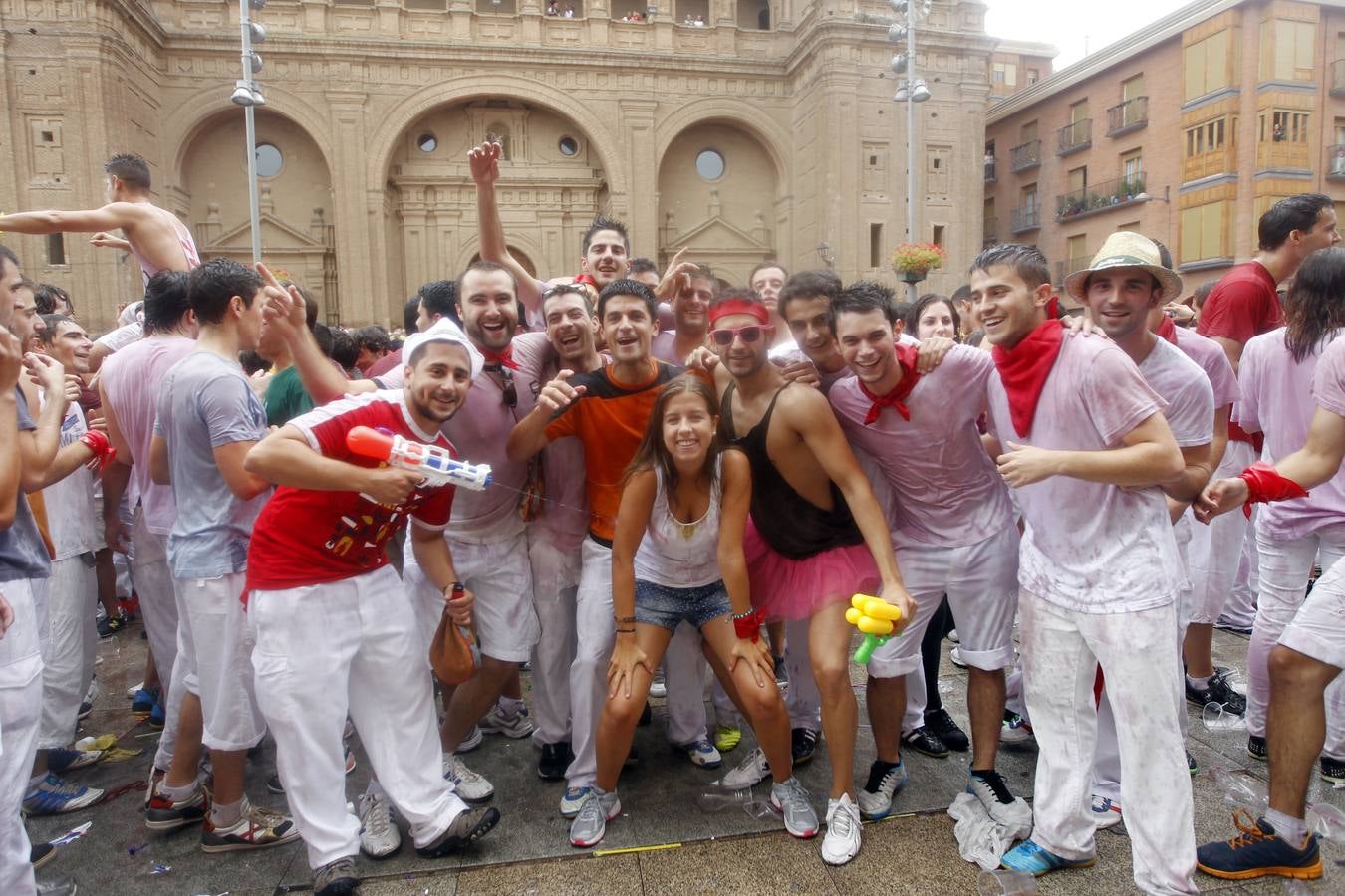 El chupinazo desata la fiesta en Alfaro