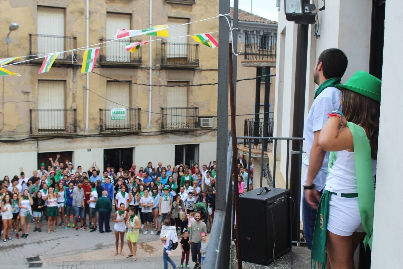 El agua toma las fiestas en Alcanadre