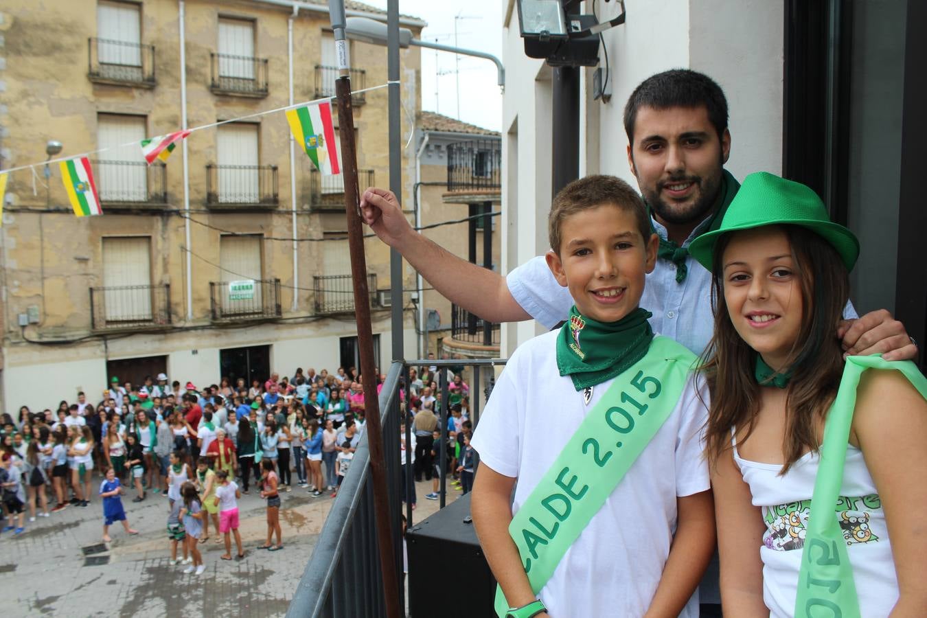 El agua toma las fiestas en Alcanadre