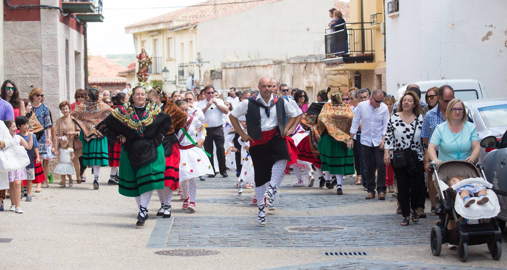 Procesión y degustaciones en Navarrete