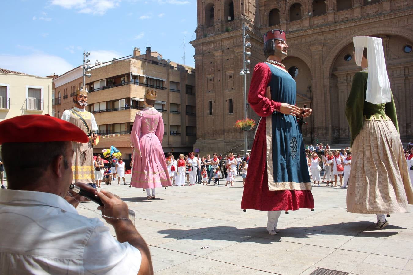 Alfaro dedica la jornada a las mujeres en su quinto día de fiestas