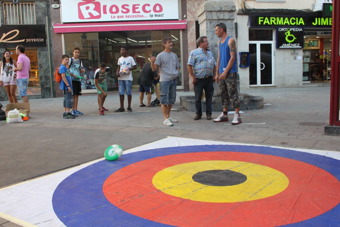 Arnedo flipa con malabares