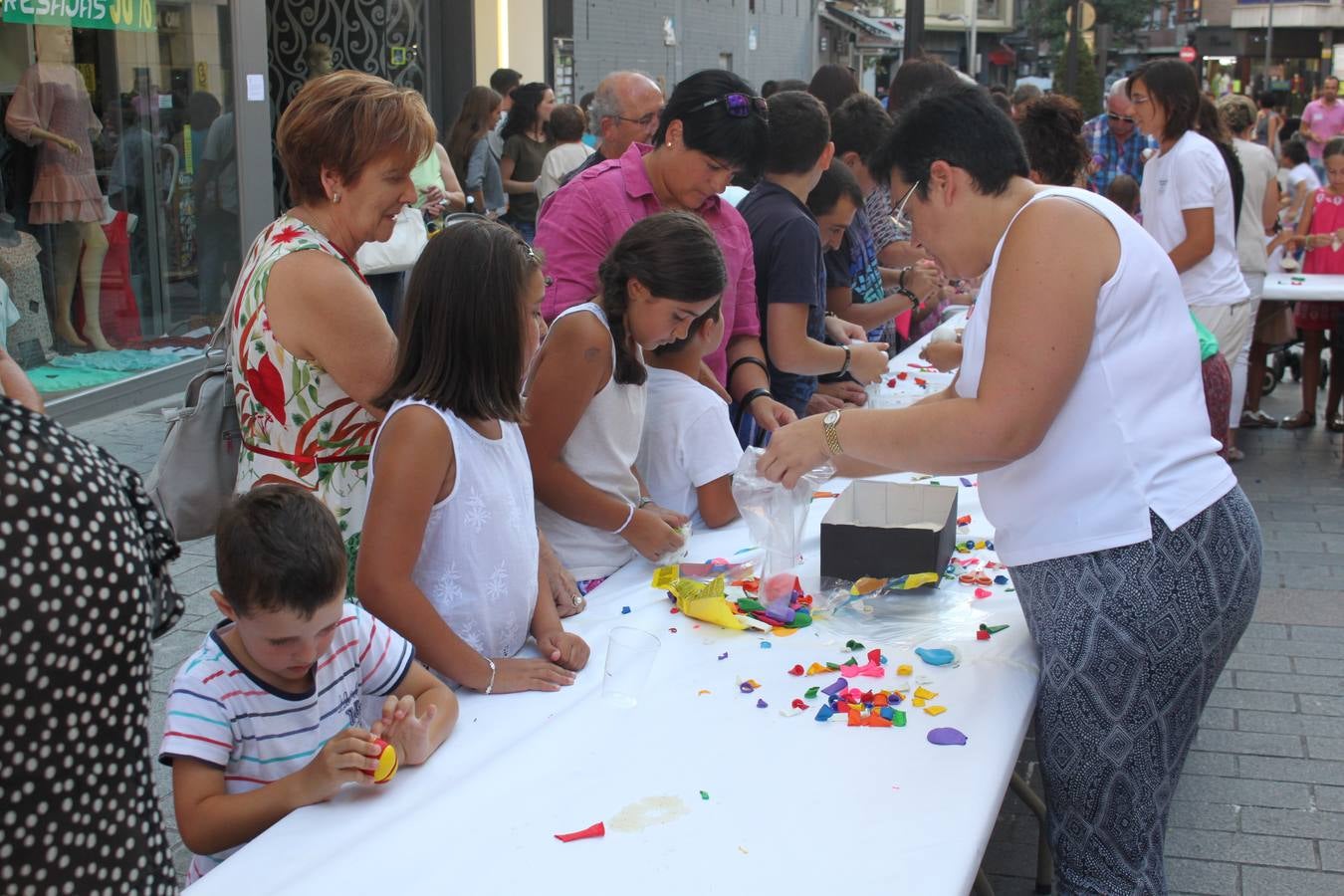 Arnedo flipa con malabares