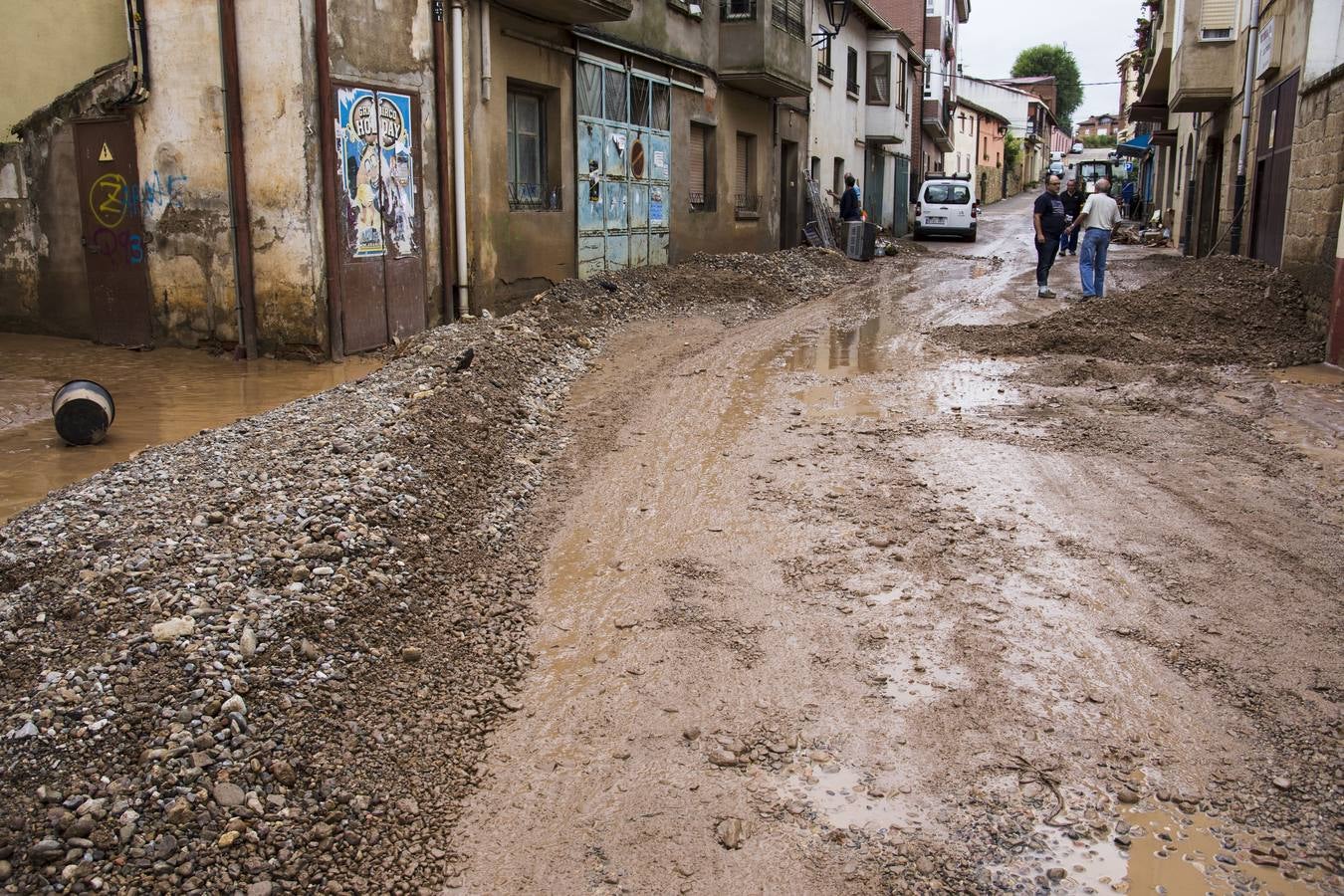 San Asensio despierta entre barro