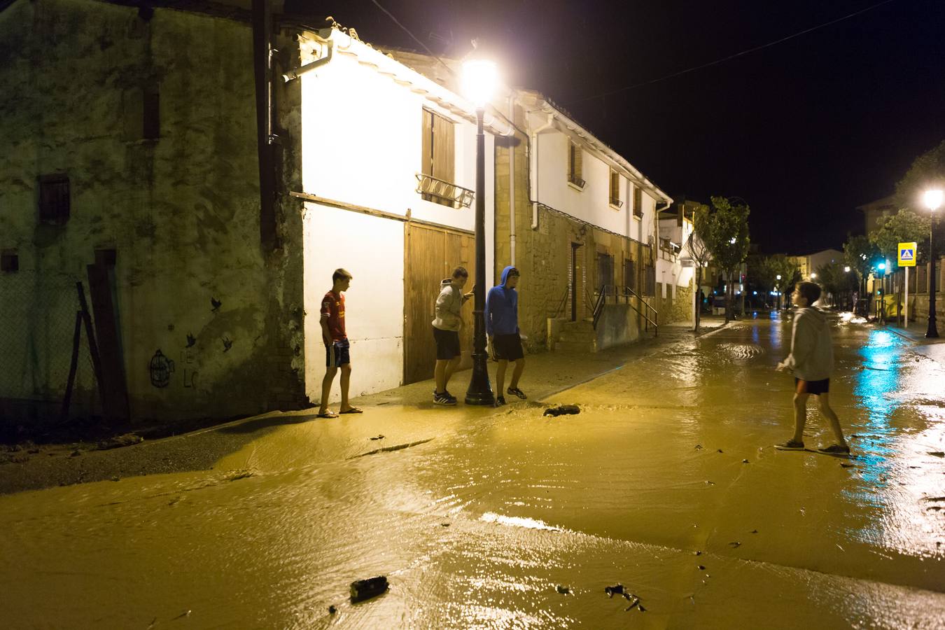 Primeras horas tras la tromba de agua de San Asensio