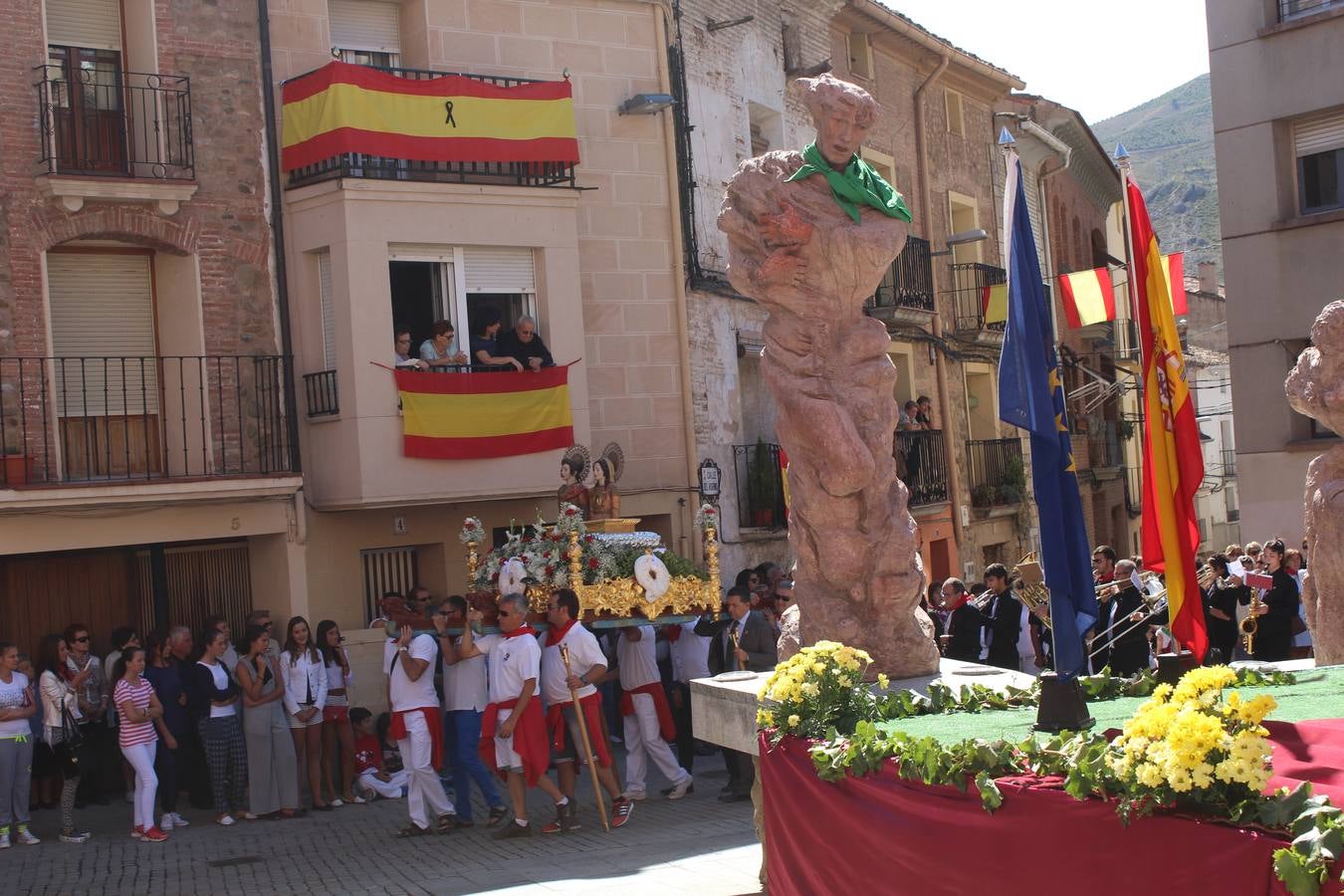 Autol, de procesión por San Adrián y Santa Natalia