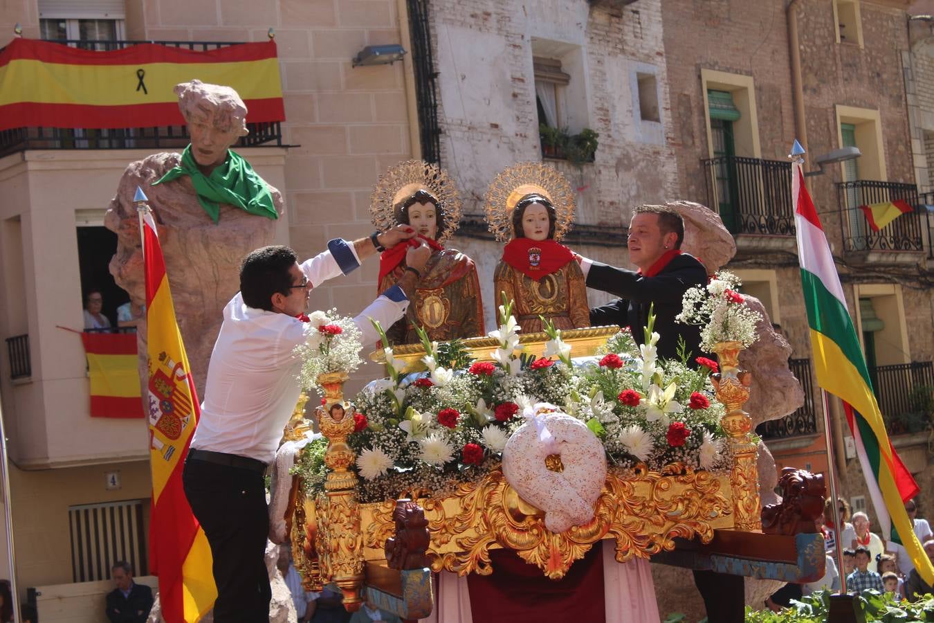 Autol, de procesión por San Adrián y Santa Natalia