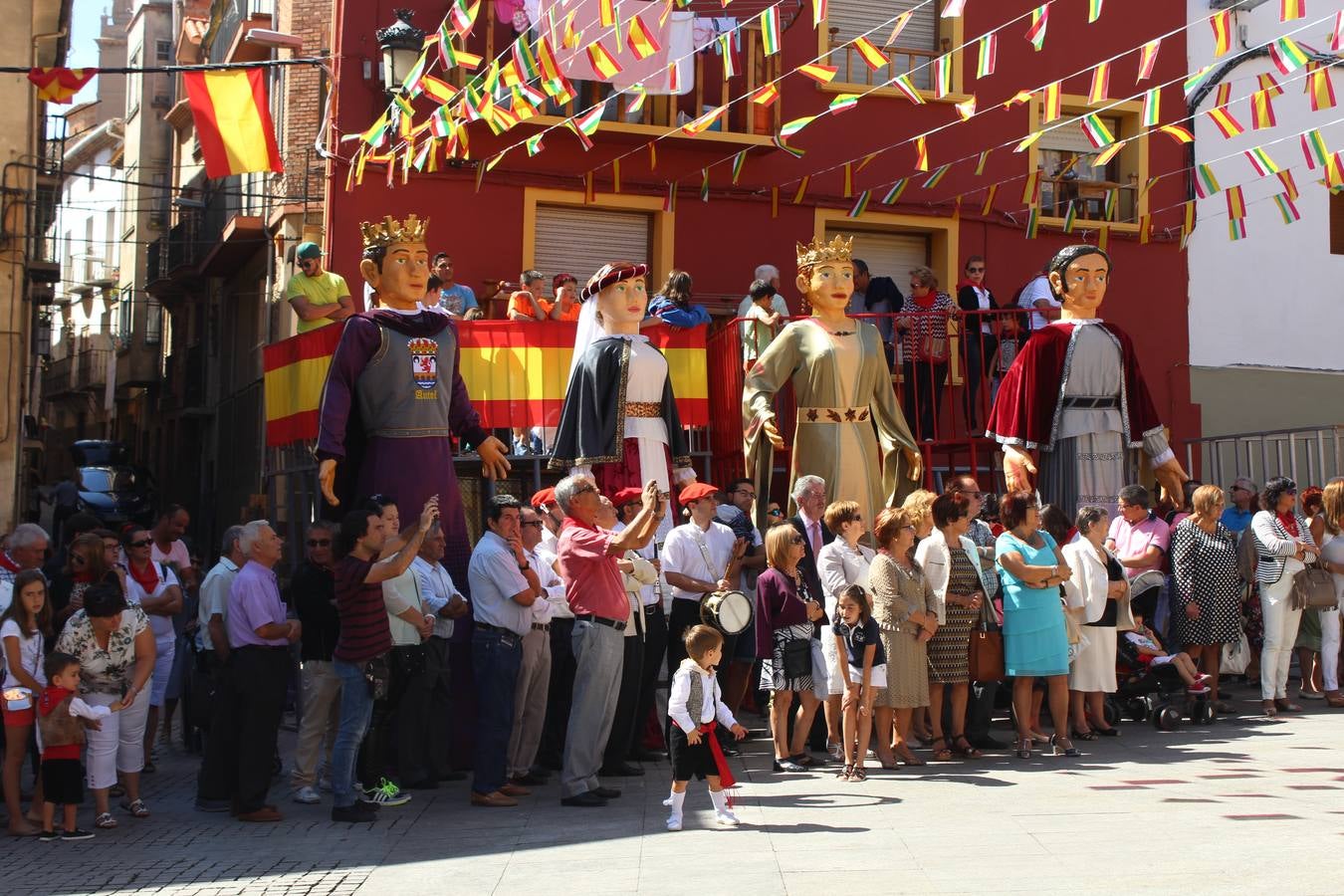 Autol, de procesión por San Adrián y Santa Natalia