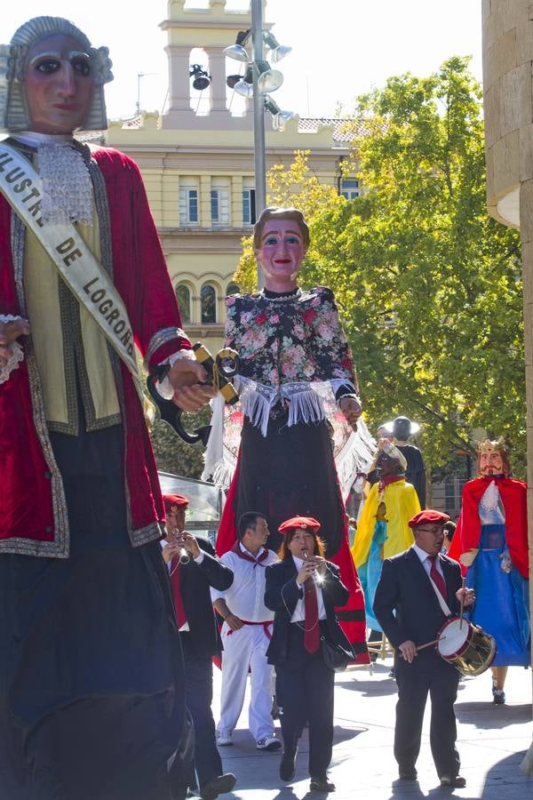 Entre gigantes y cabezudos