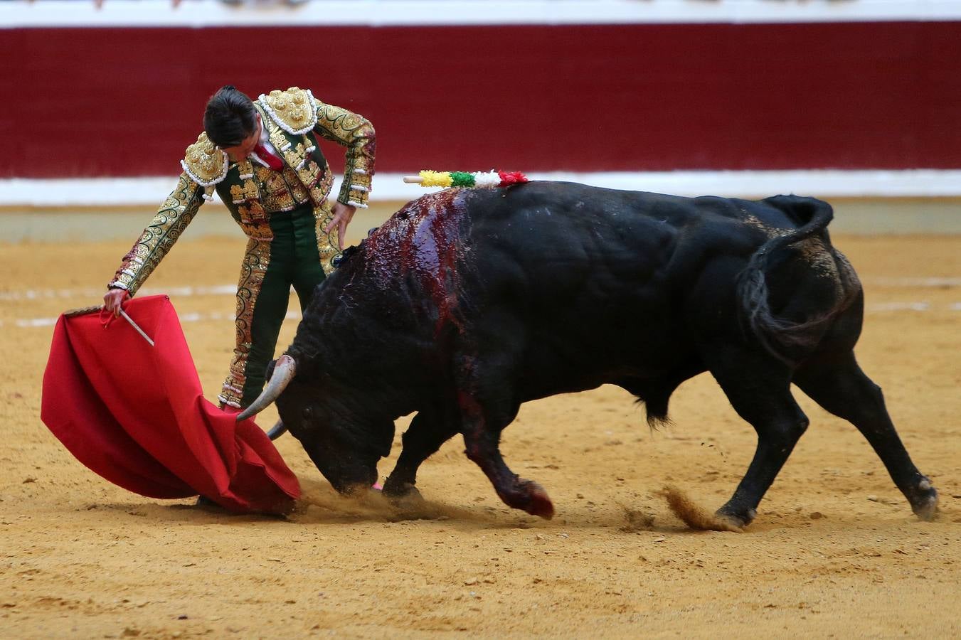 Urdiales abre la puerta grande