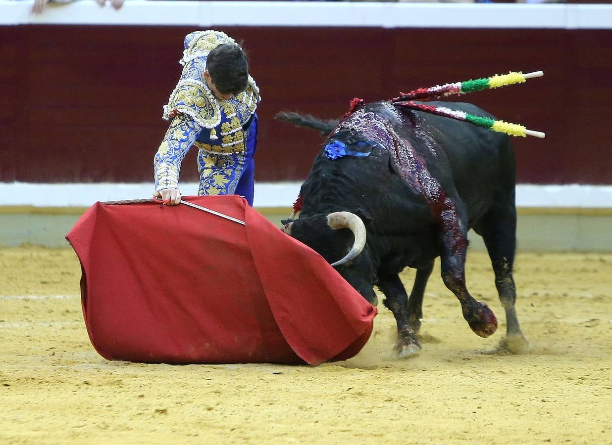 Urdiales abre la puerta grande