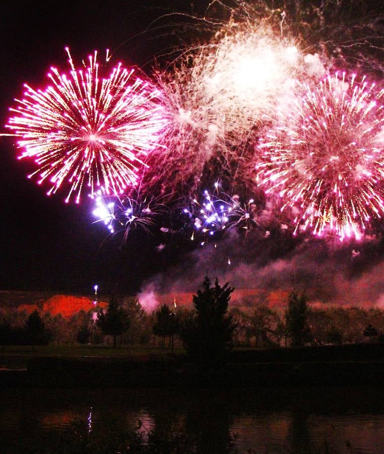Fuegos artificiales de Pirotecnia Turis (lunes)
