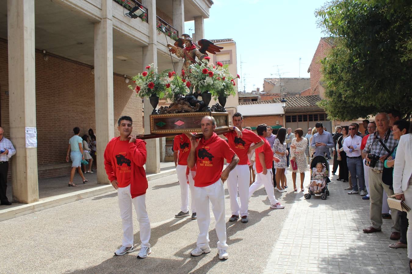 Procesión de San Miguel en  Rincón de Soto