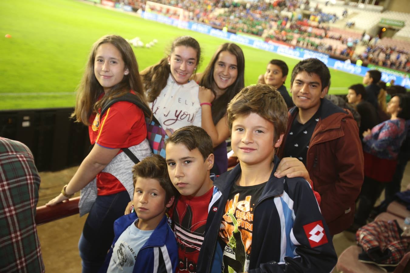 Logroño arropa a la selección en su entrenamiento en Las Gaunas