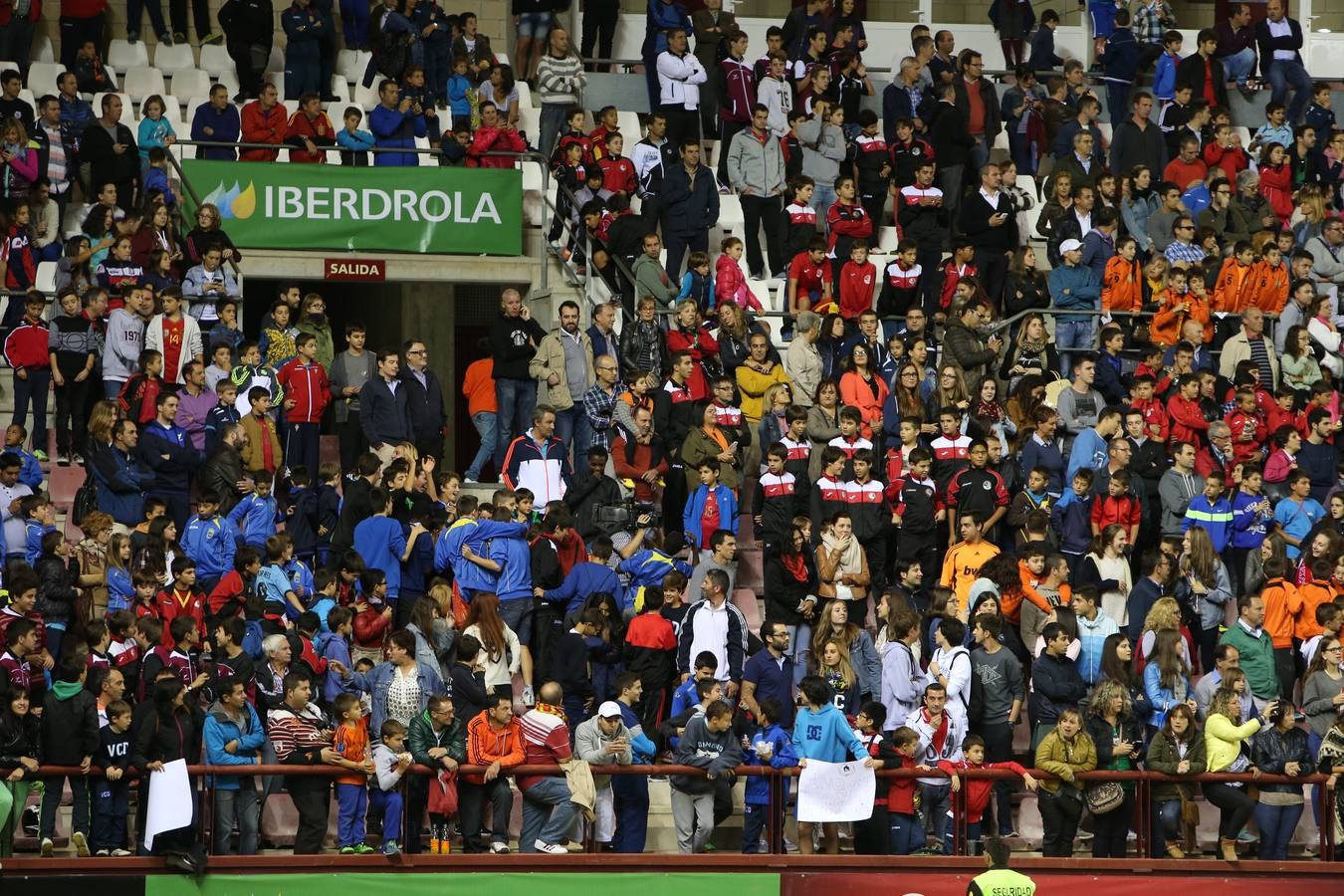 Logroño arropa a la selección en su entrenamiento en Las Gaunas