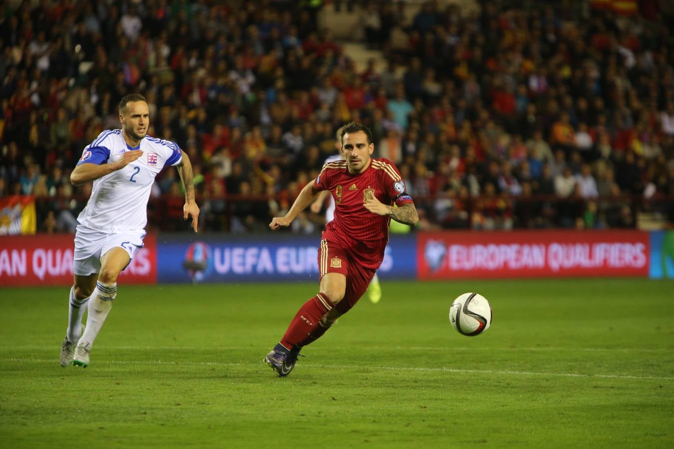 La selección española gana a Luxemburgo en Las Gaunas