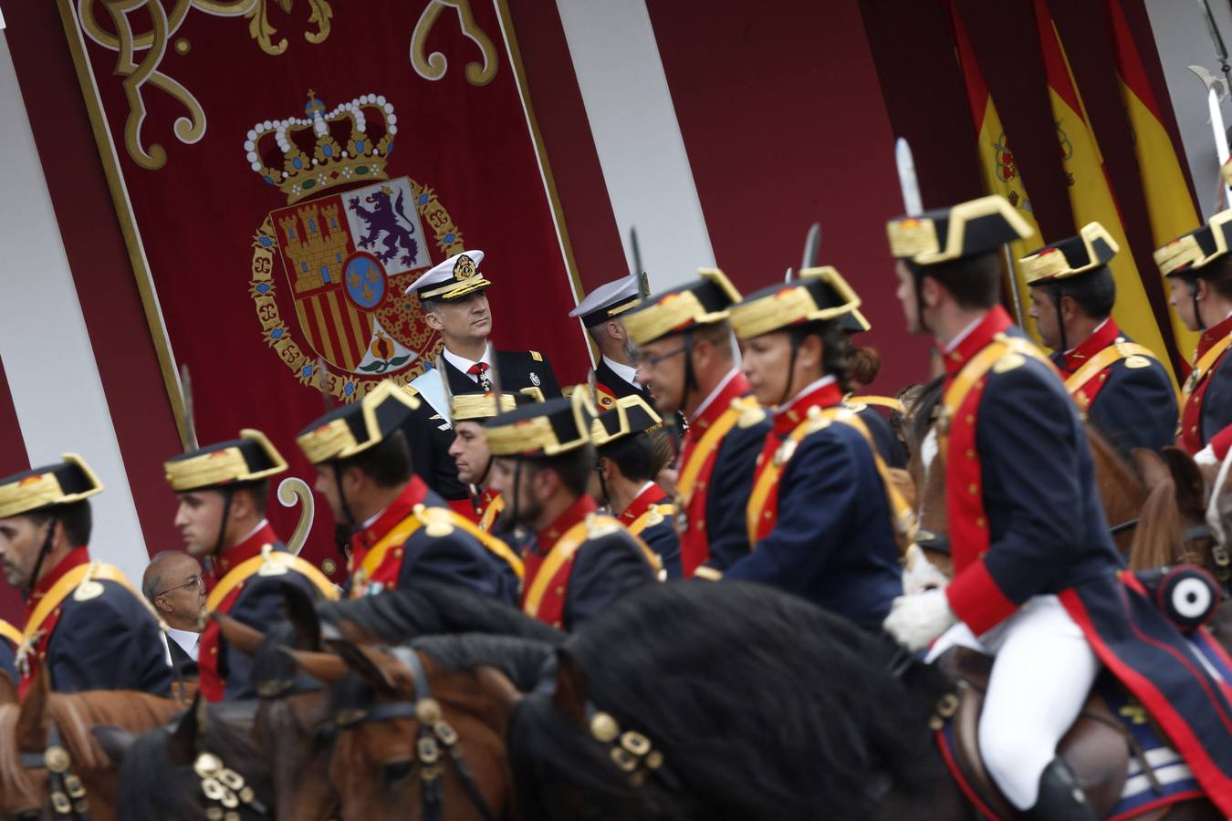 Desfile militar ante los Reyes