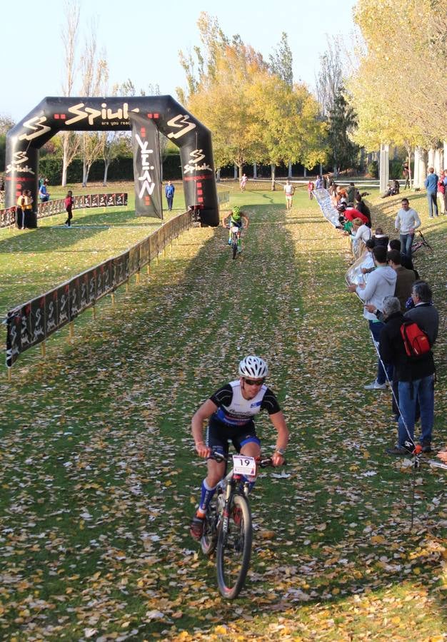 Alain Santamaría gana el X Duatlón Cros Valle del Oja