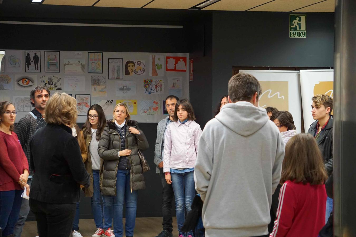 Dibujos por el respeto en el Colegio de Psicólogos (II)