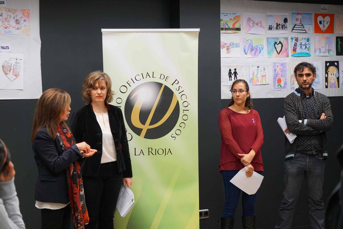 Dibujos por el respeto en el Colegio de Psicólogos (II)