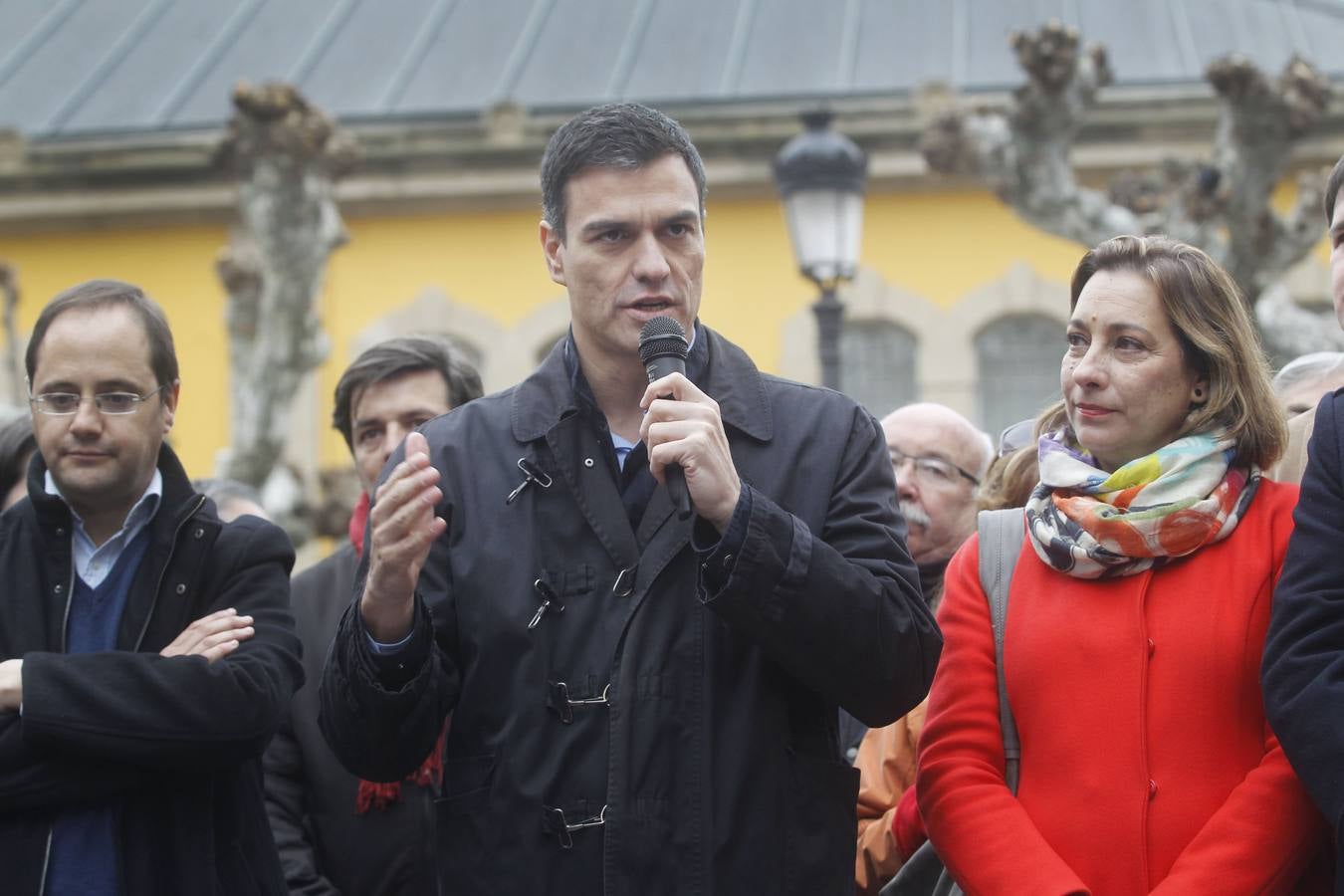 Pedro Sánchez pasea por el Casco Antiguo de Logroño y brinda en La Laurel en su visita a La Rioja