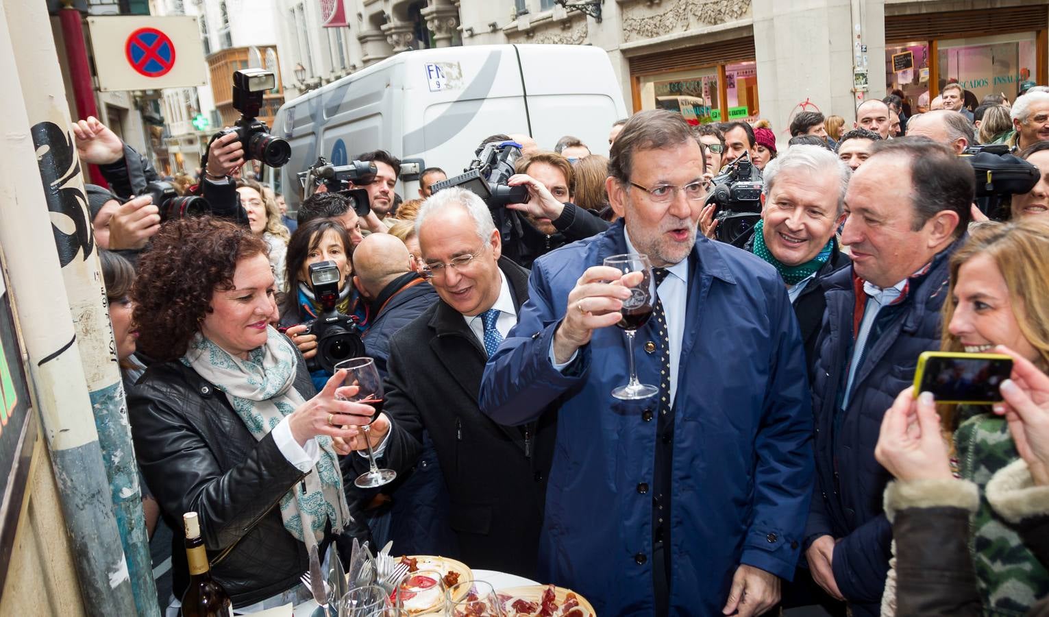 Paseo de Rajoy por Logroño