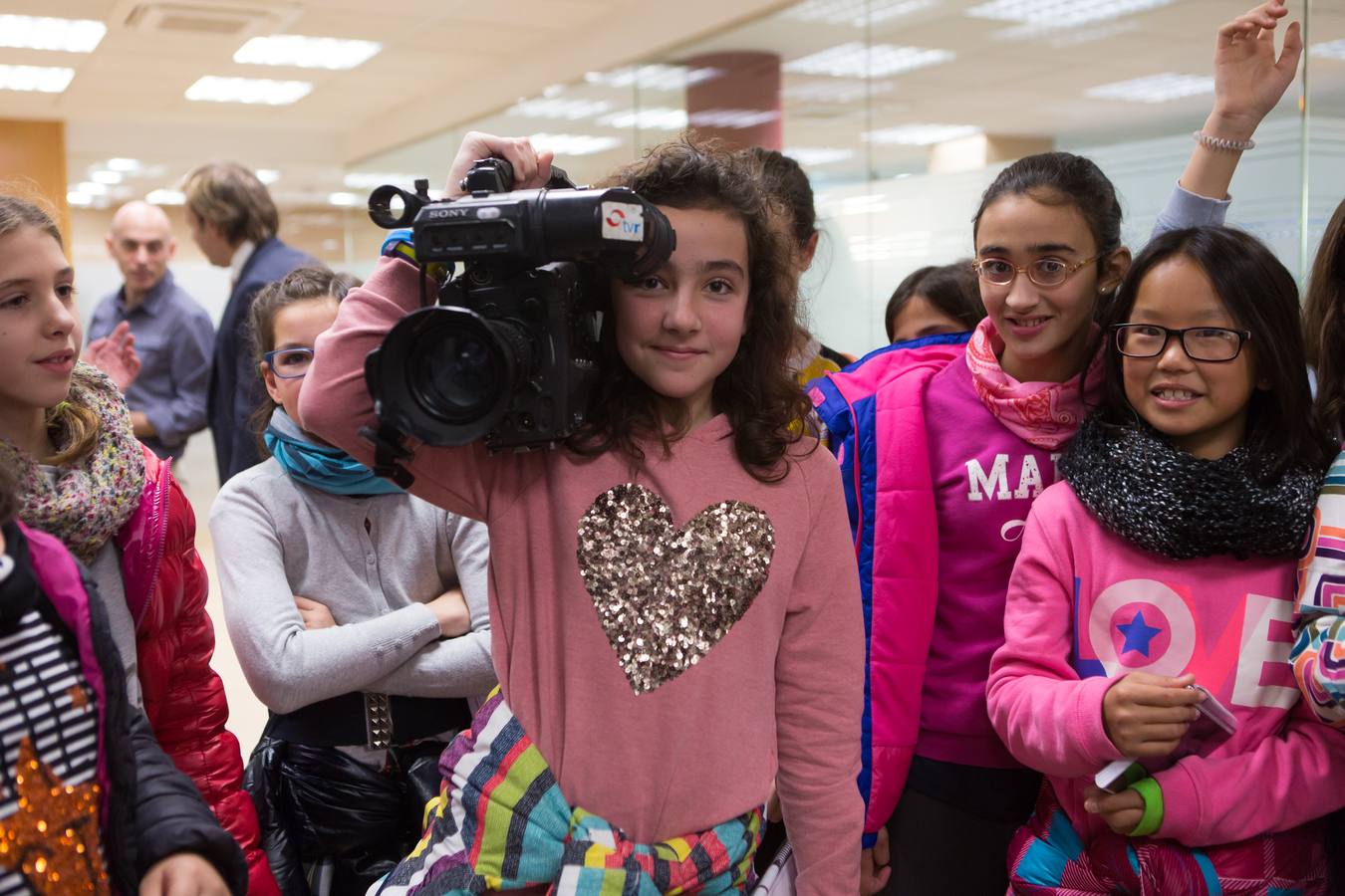 Los alumnos del Taller de Prensa del Colegio Duquesa de La Victoria, de Logroño, visitan la multimedia de Diario LA RIOJA
