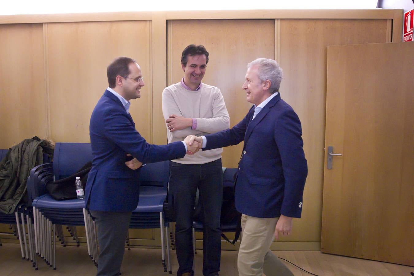 Bienvenidas, maquillaje...preparados y listos para el debate de TVR