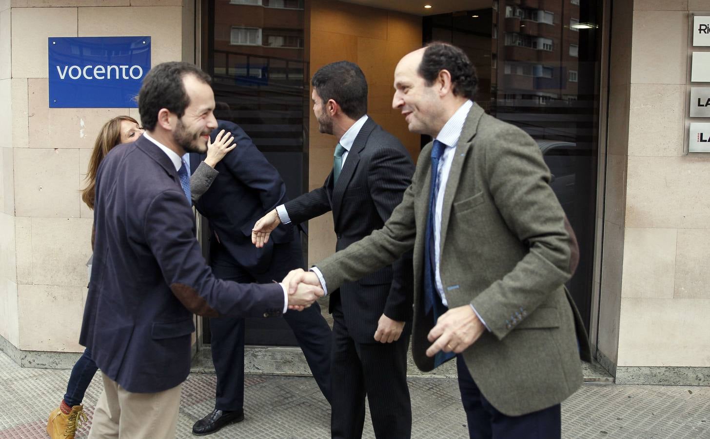 Bienvenidas, maquillaje...preparados y listos para el debate de TVR