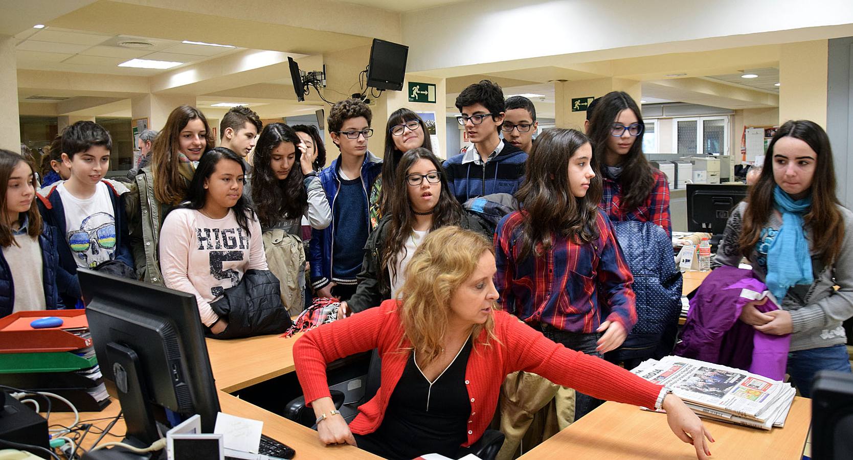 Los alumnos de 2º B del IES Sagasta, de Logroño, visitan la multimedia de Diario LA RIOJA