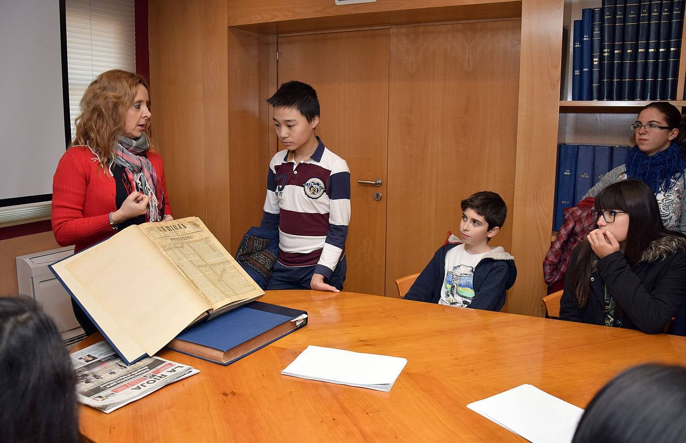 Los alumnos de 2º B del IES Sagasta, de Logroño, visitan la multimedia de Diario LA RIOJA