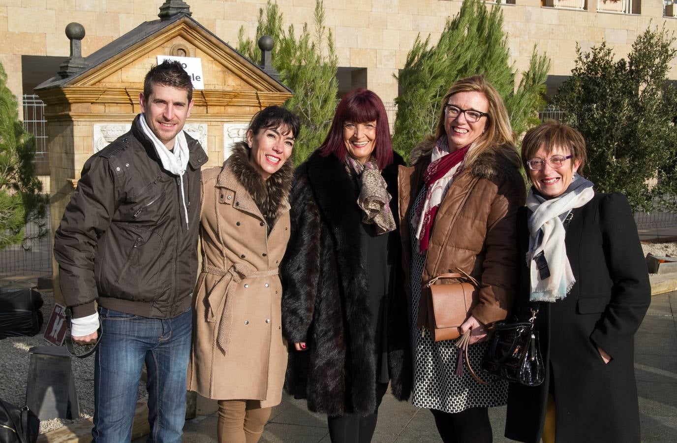 Inaugurado el Belén Monumental de la Plaza del Ayuntamiento de Logroño