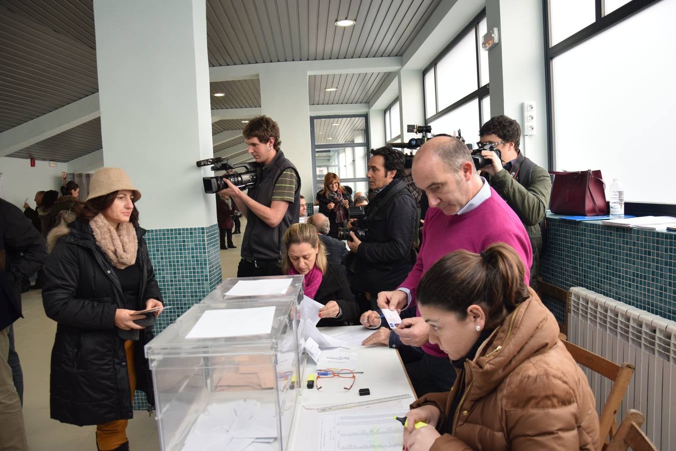 Mañana electoral en Las Gaunas