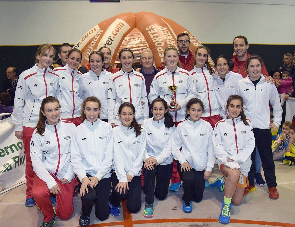 Entrega de trofeos del IV Torneo de Navidad de Baloncesto de Lardero