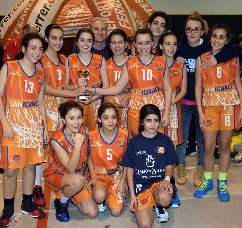 Entrega de trofeos del IV Torneo de Navidad de Baloncesto de Lardero