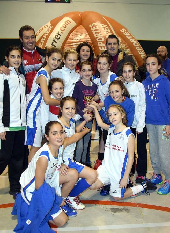 Entrega de trofeos del IV Torneo de Navidad de Baloncesto de Lardero