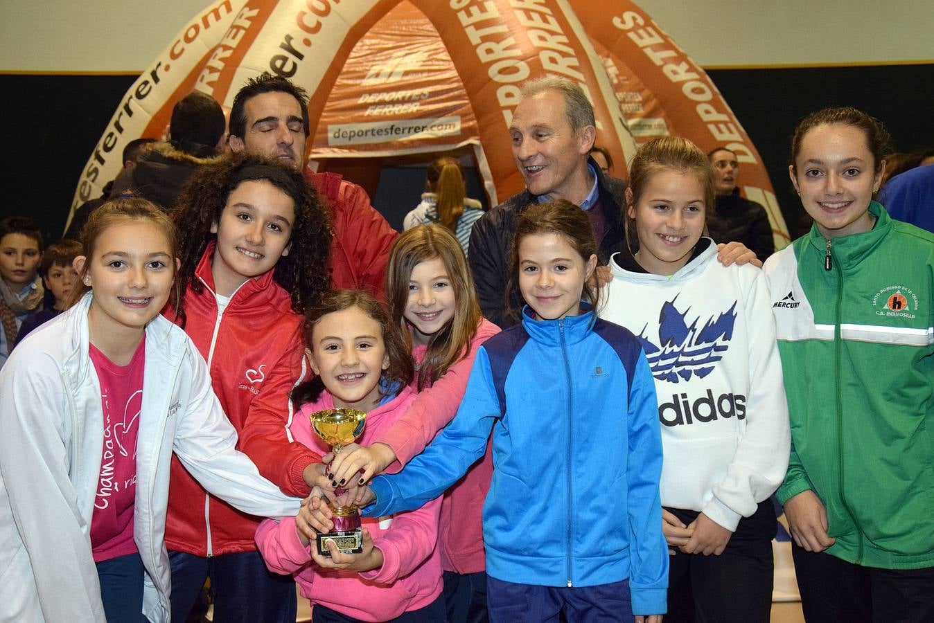 Entrega de trofeos del IV Torneo de Navidad de Baloncesto de Lardero