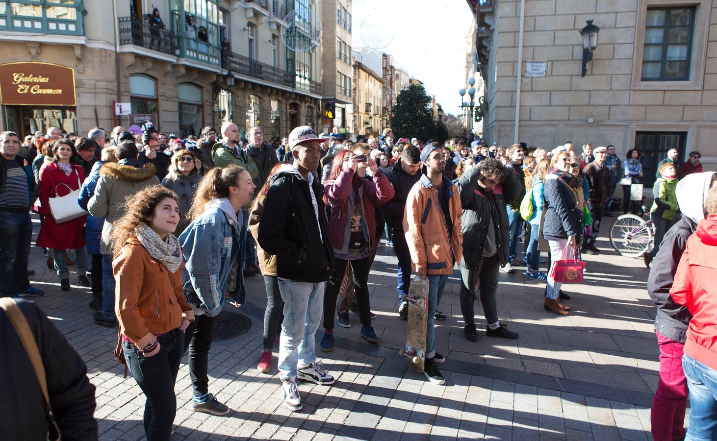 Inaguración oficial de Actual&#039;16 con &#039;Re-inicio&#039; en Portales, Muro de la Mata y Plaza Amós Salvador