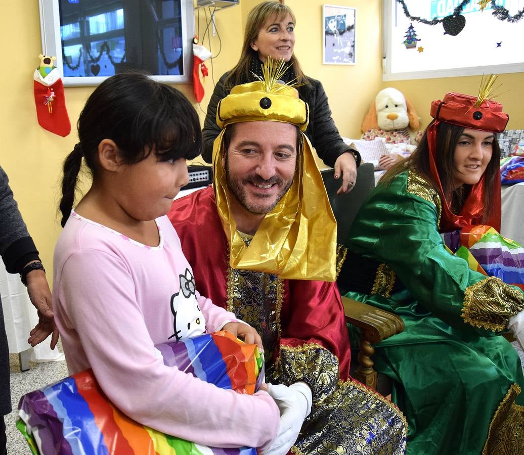 Melchor, Gaspar y Baltasar acuden a la Cocina Económica