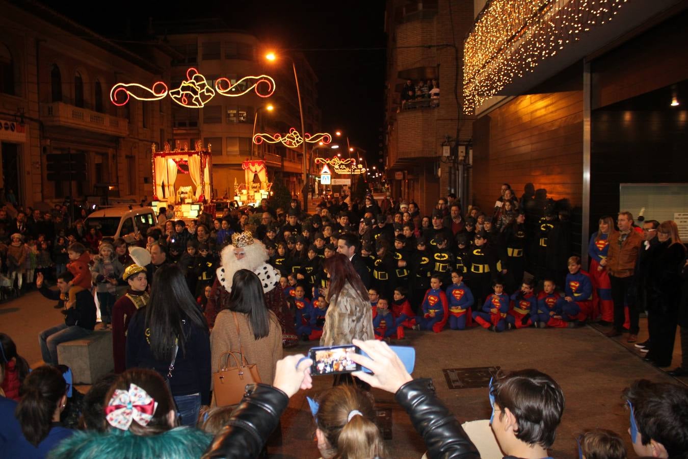 Los Reyes Magos recorren Arnedo en su cabalgata