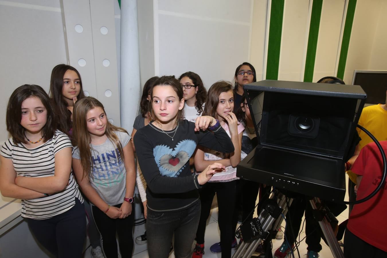Los alumnos de 6ºB del CEIP Las Gaunas visitan la multimedia de Diario LA RIOJA