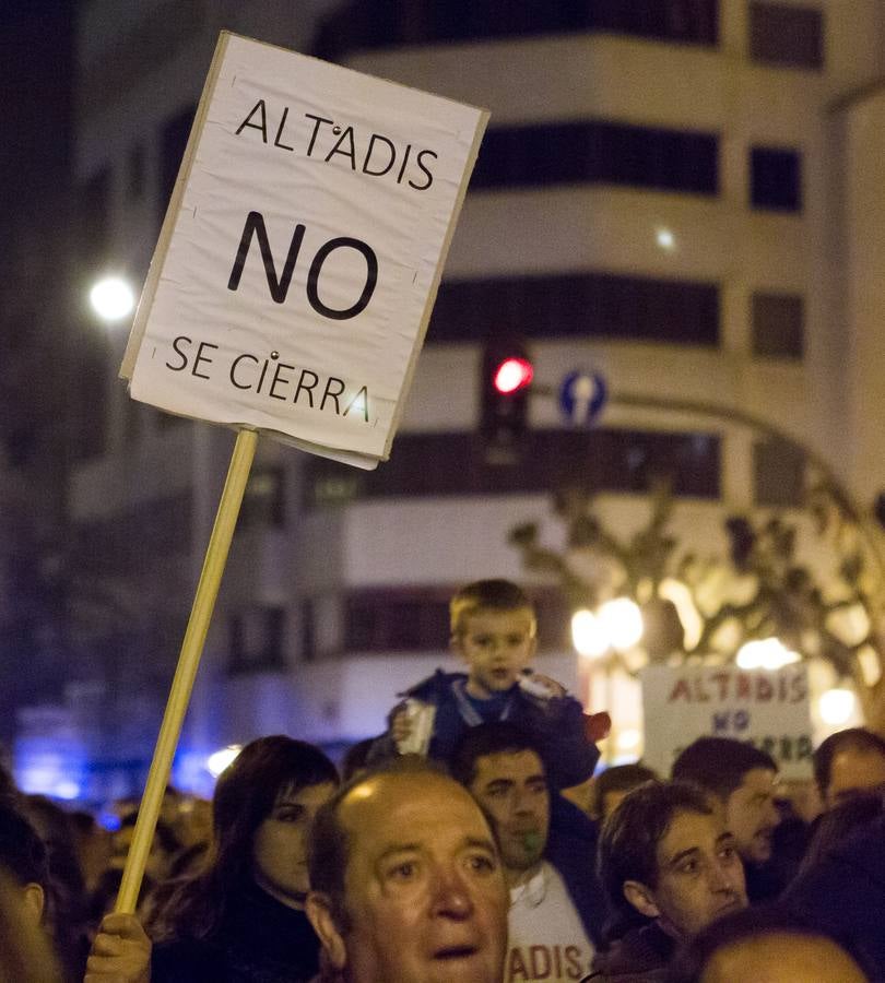 Los trabajadores de Altadis reciben el apoyo de 4.000 personas en su manifestación en Logroño