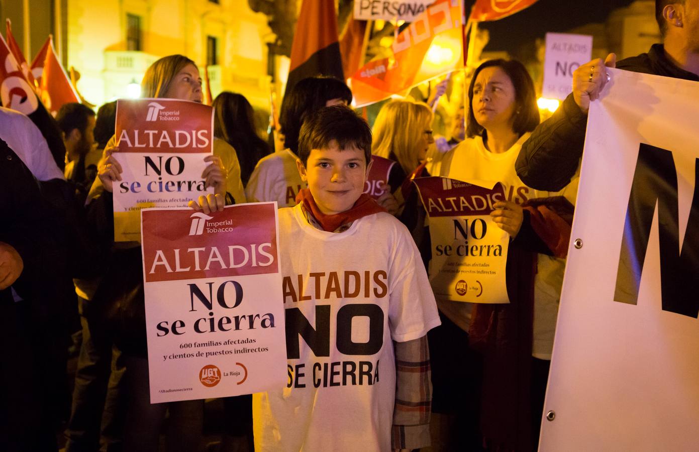 Los trabajadores de Altadis reciben el apoyo de 4.000 personas en su manifestación en Logroño