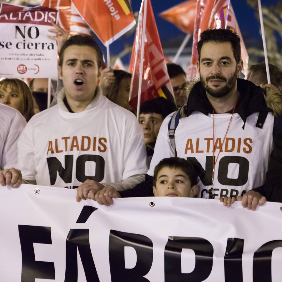Los trabajadores de Altadis reciben el apoyo de 4.000 personas en su manifestación en Logroño