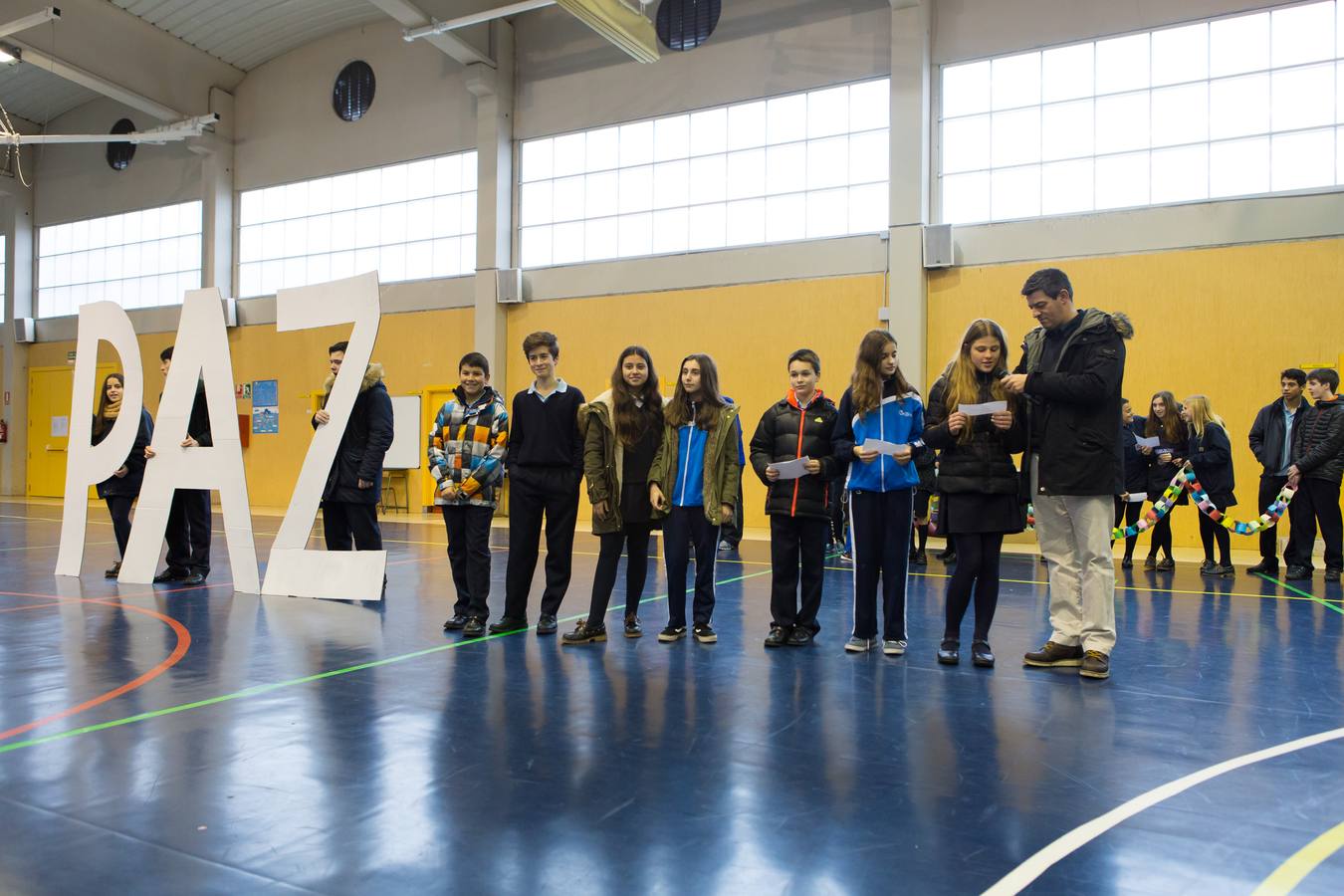 Celebración del Día de la Paz en el colegio Escolapias