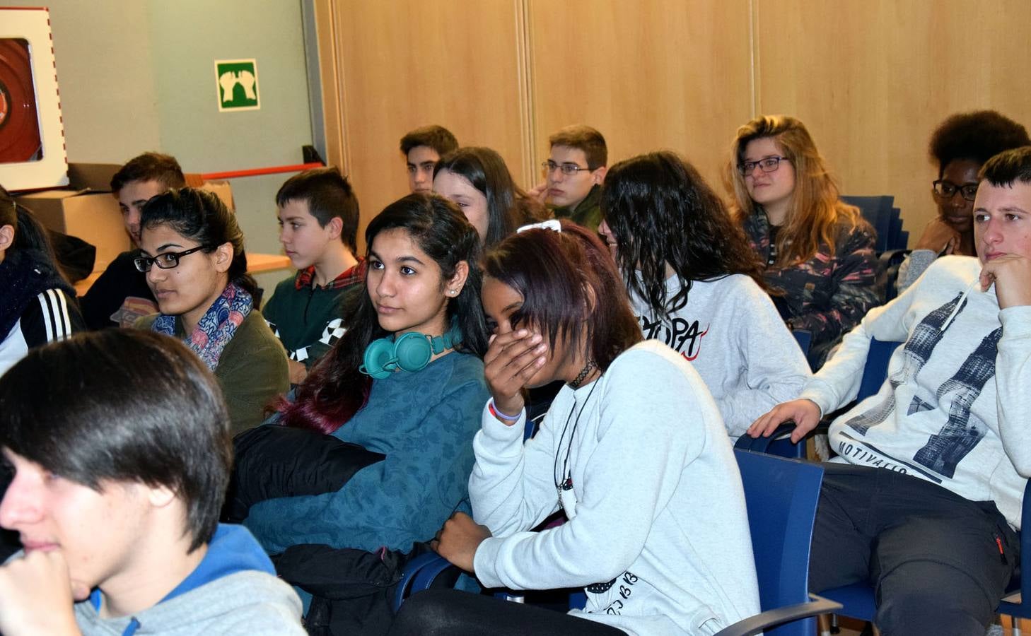 Los alumnos del 3º PMAR del IES La Laboral, con sus profesoras Maryolén y Mayte, visitan la multimedia de Diario LA RIOJA